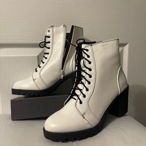 METAPHOR, White Lace-Up Combat Ankle Boots, Size 10, NWOT